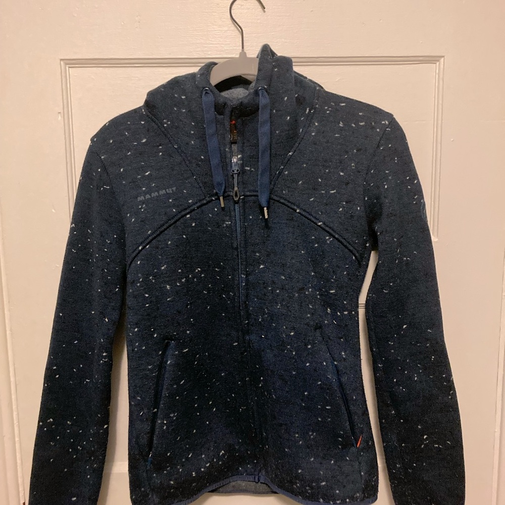 Mammut super warm fleece zip up jacket in XS
